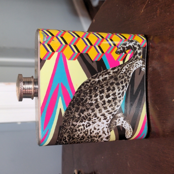 Leopard Flask - Picture 2 of 2
